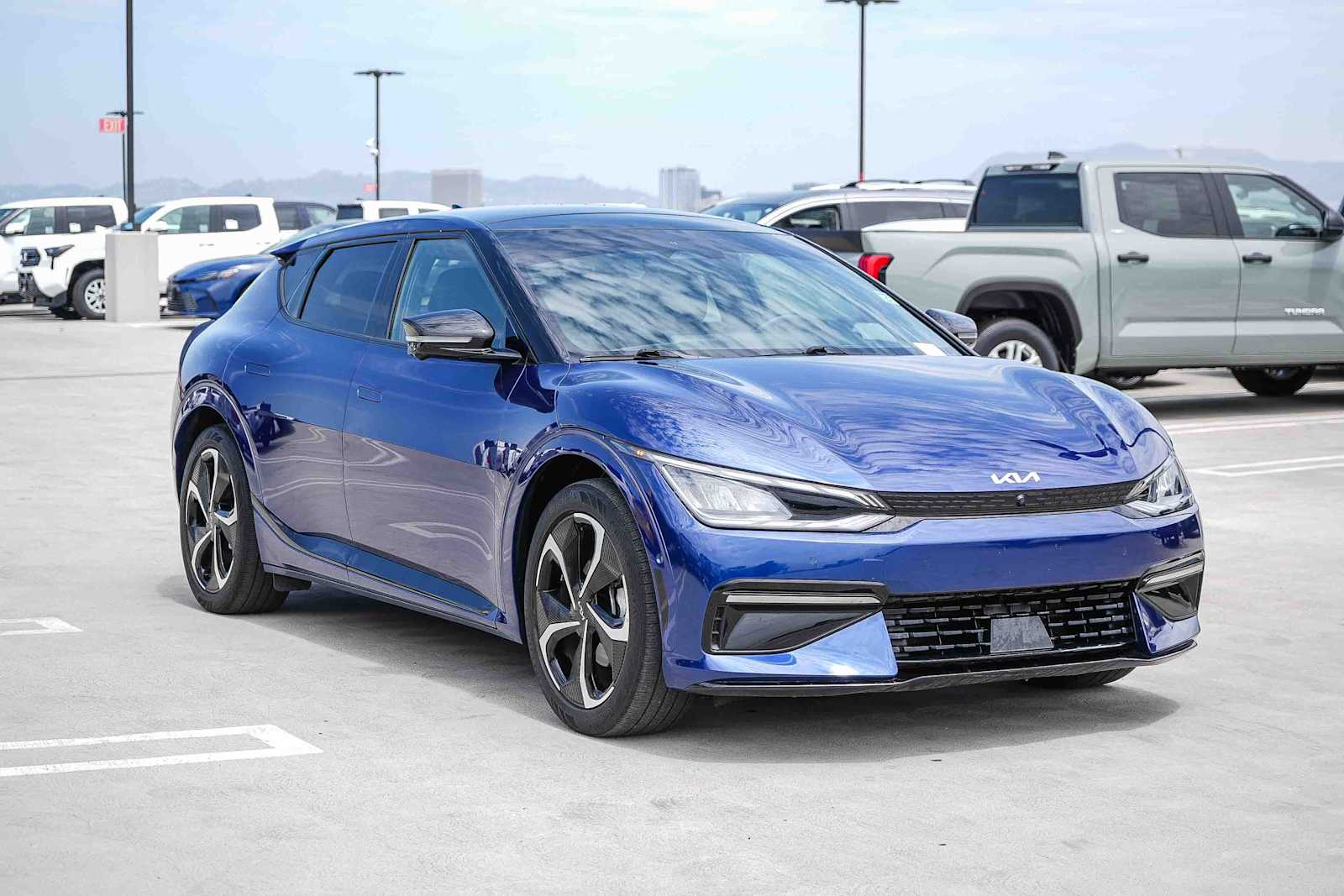 Thumbnail: 2022 Kia EV6 - 3