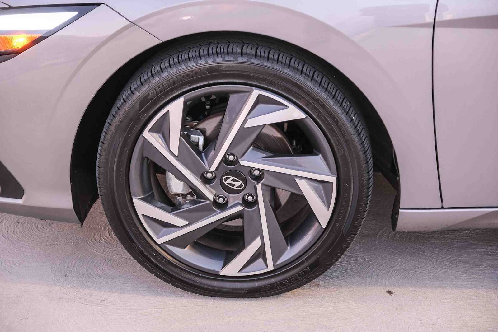 Thumbnail: 2025 Hyundai Elantra - 10