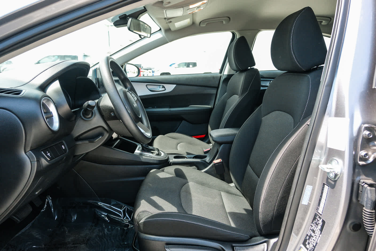 Thumbnail: 2024 Kia Forte - 20