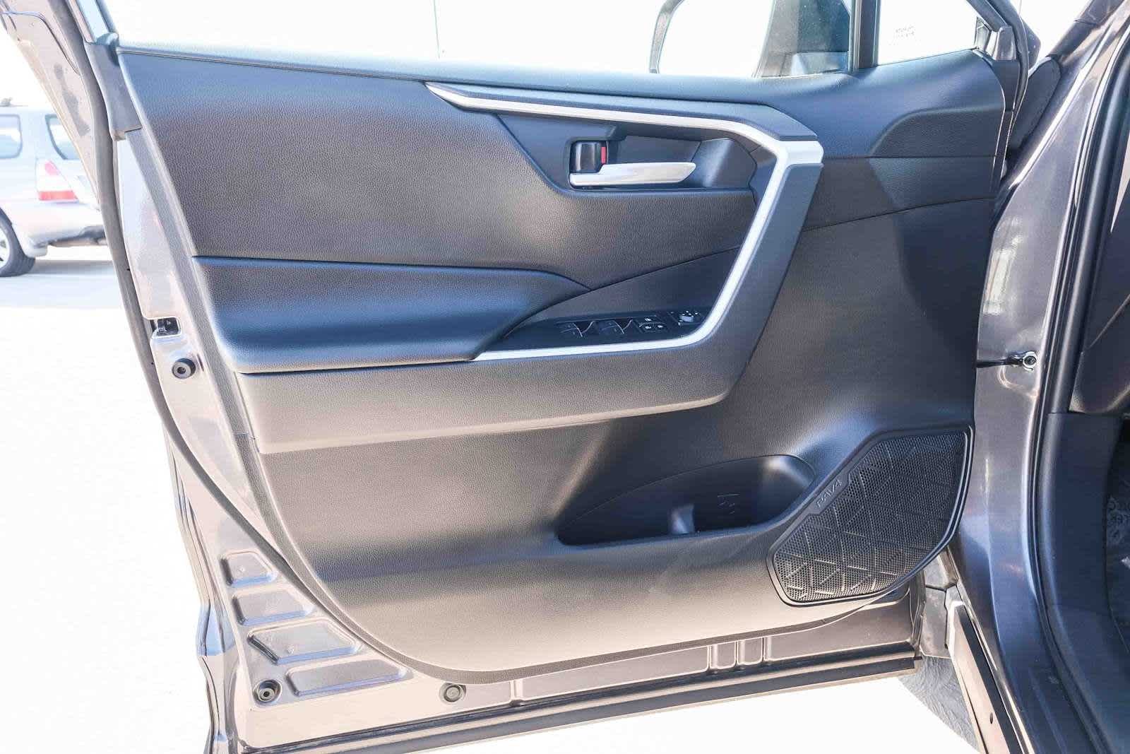 Thumbnail: 2025 Toyota RAV4 - 22