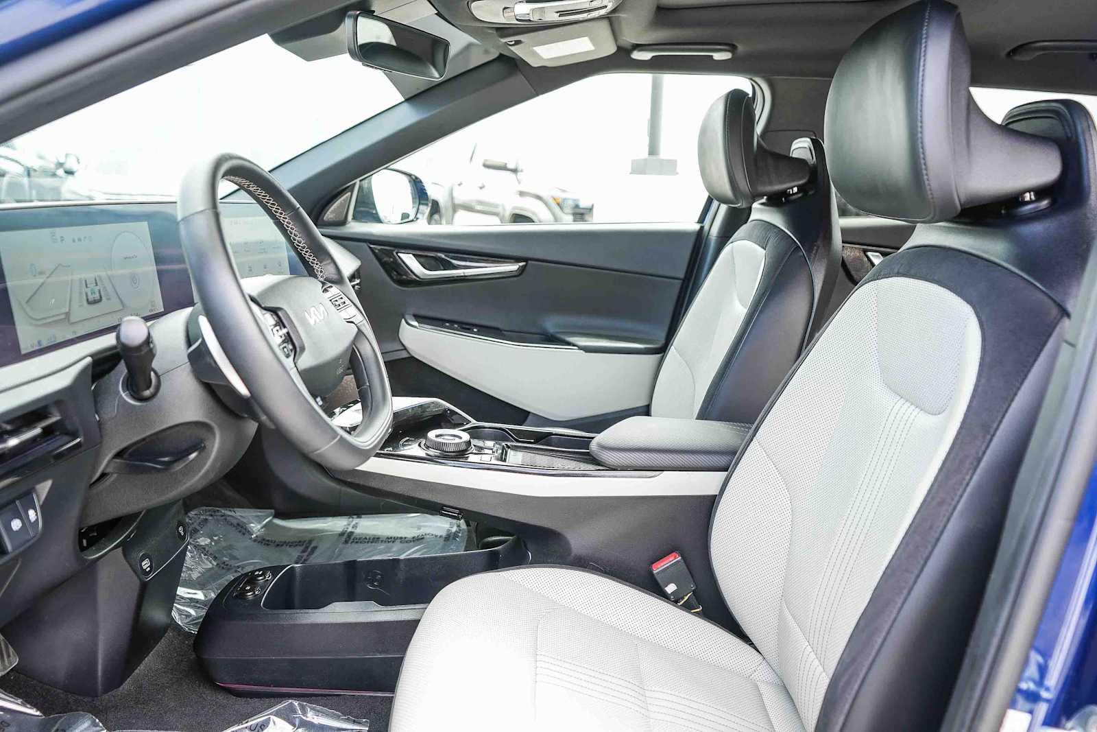 Thumbnail: 2022 Kia EV6 - 18