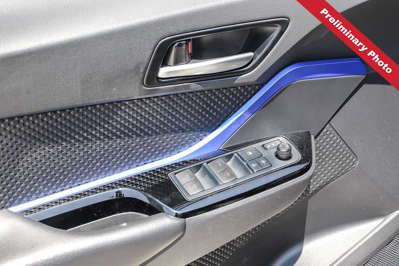 Thumbnail: 2020 Toyota C-HR - 16