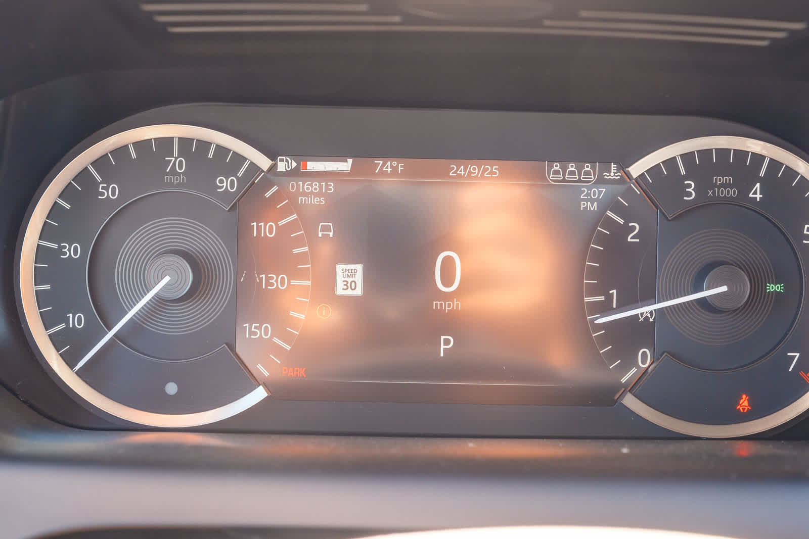 Thumbnail: 2021 Land Rover Discovery Sport - 24
