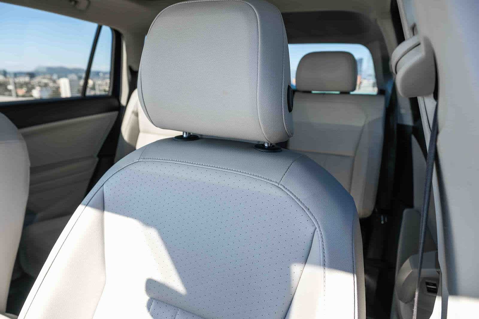 Thumbnail: 2022 Volkswagen Tiguan - 21