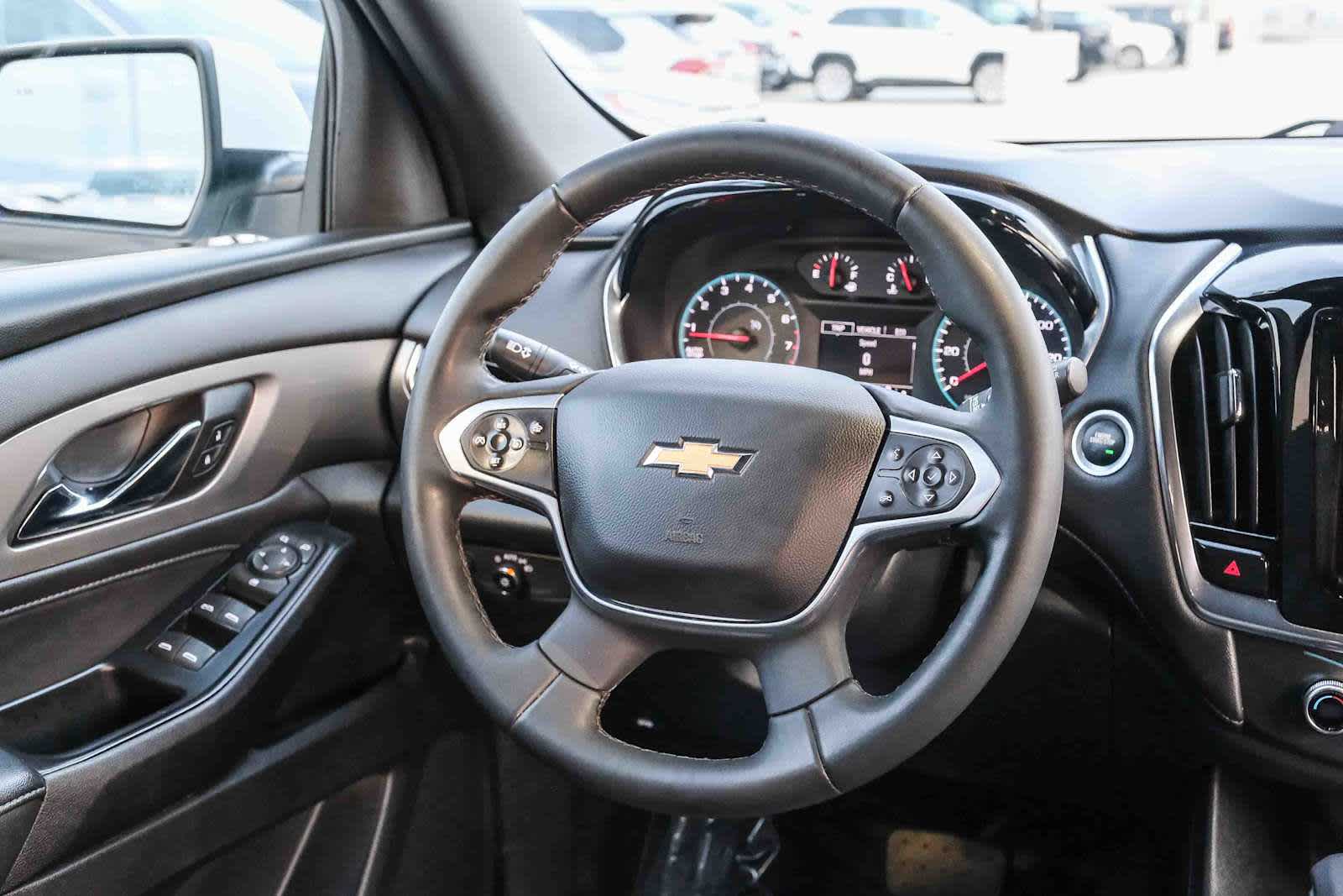 Thumbnail: 2023 Chevrolet Traverse - 17