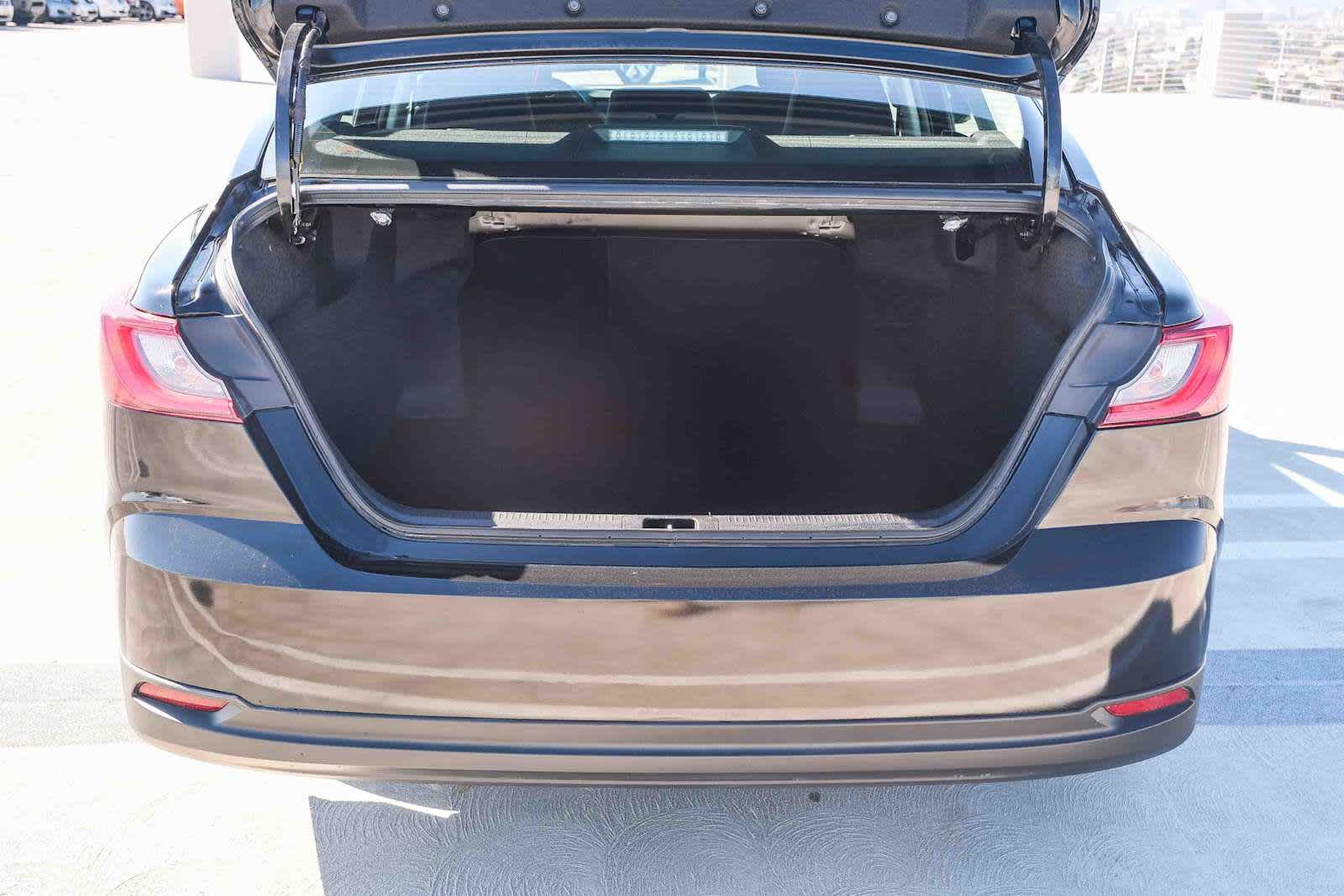 Thumbnail: 2025 Toyota Camry - 25