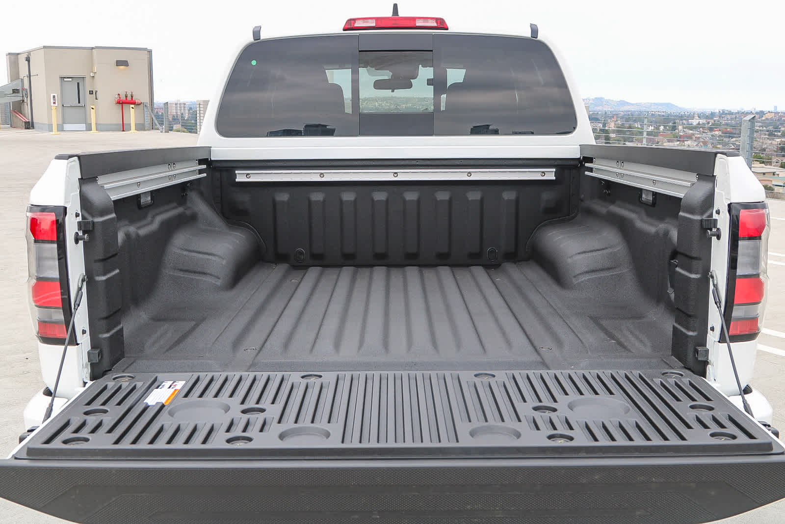 Thumbnail: 2025 Nissan Frontier - 12