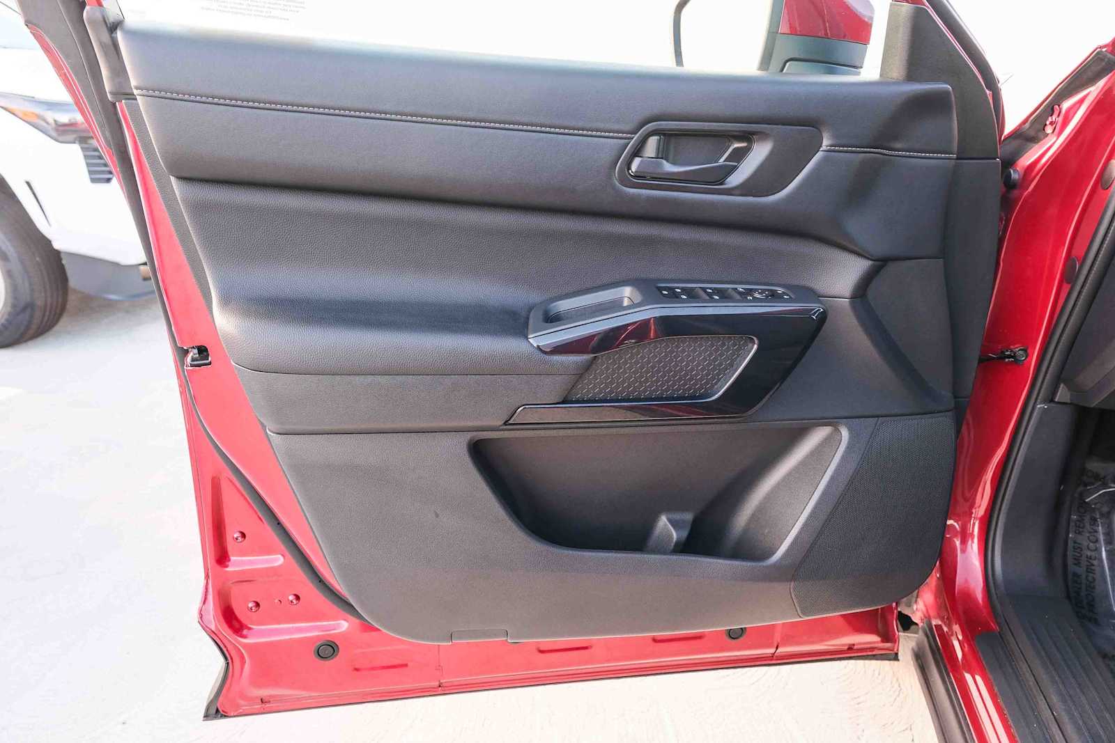 Thumbnail: 2024 Nissan Pathfinder - 24