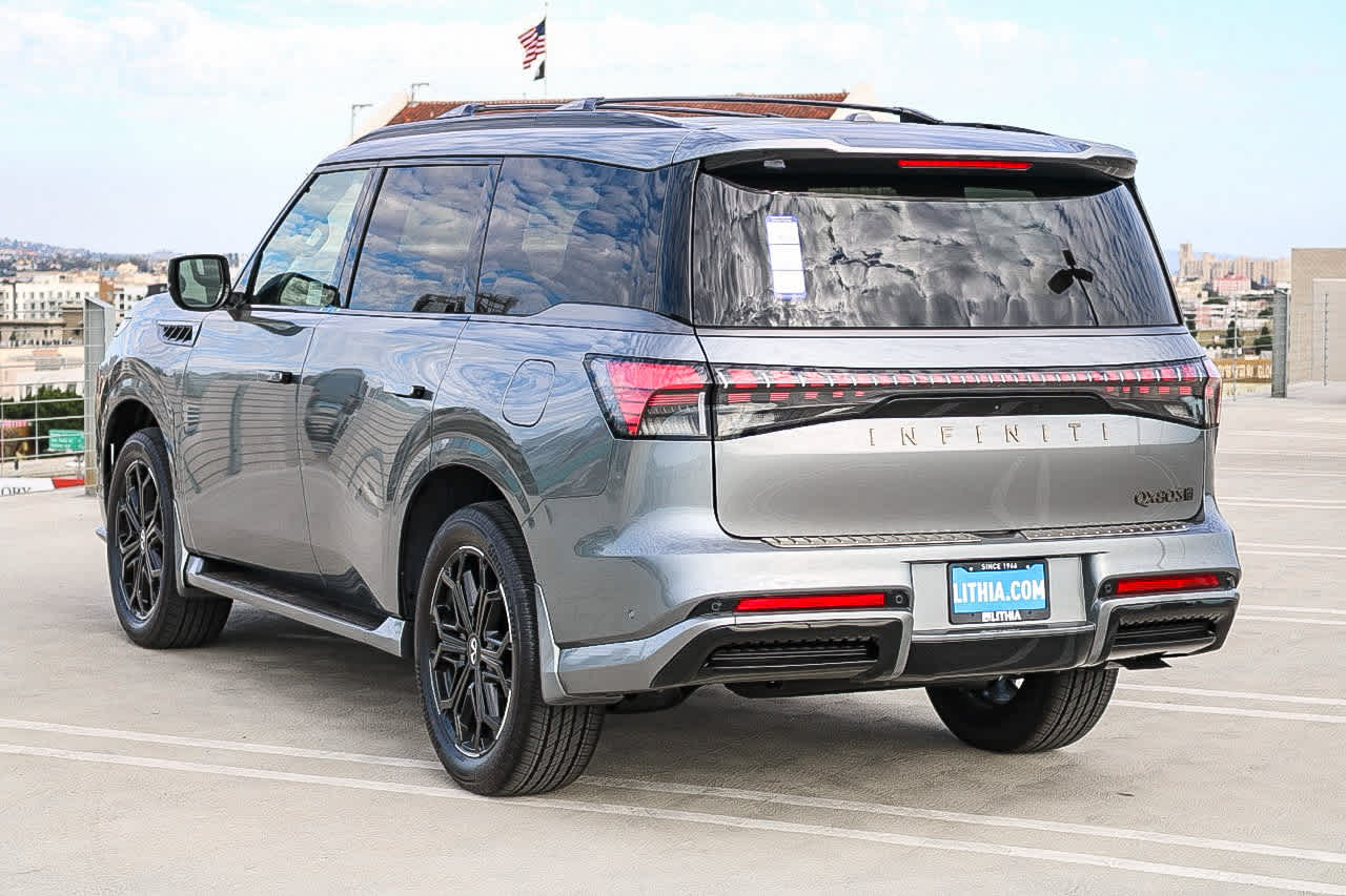 Thumbnail: 2026 INFINITI QX80 - 8