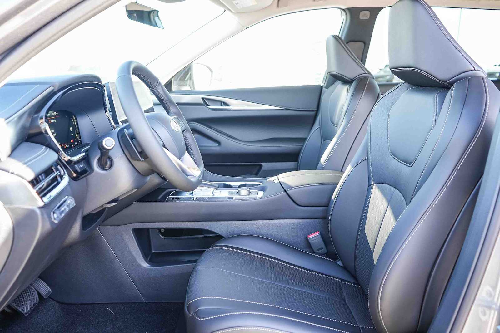 Thumbnail: 2026 INFINITI QX60 - 19