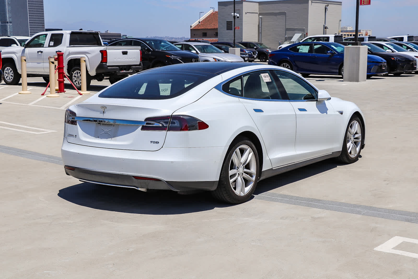 Thumbnail: 2015 Tesla Model S - 6