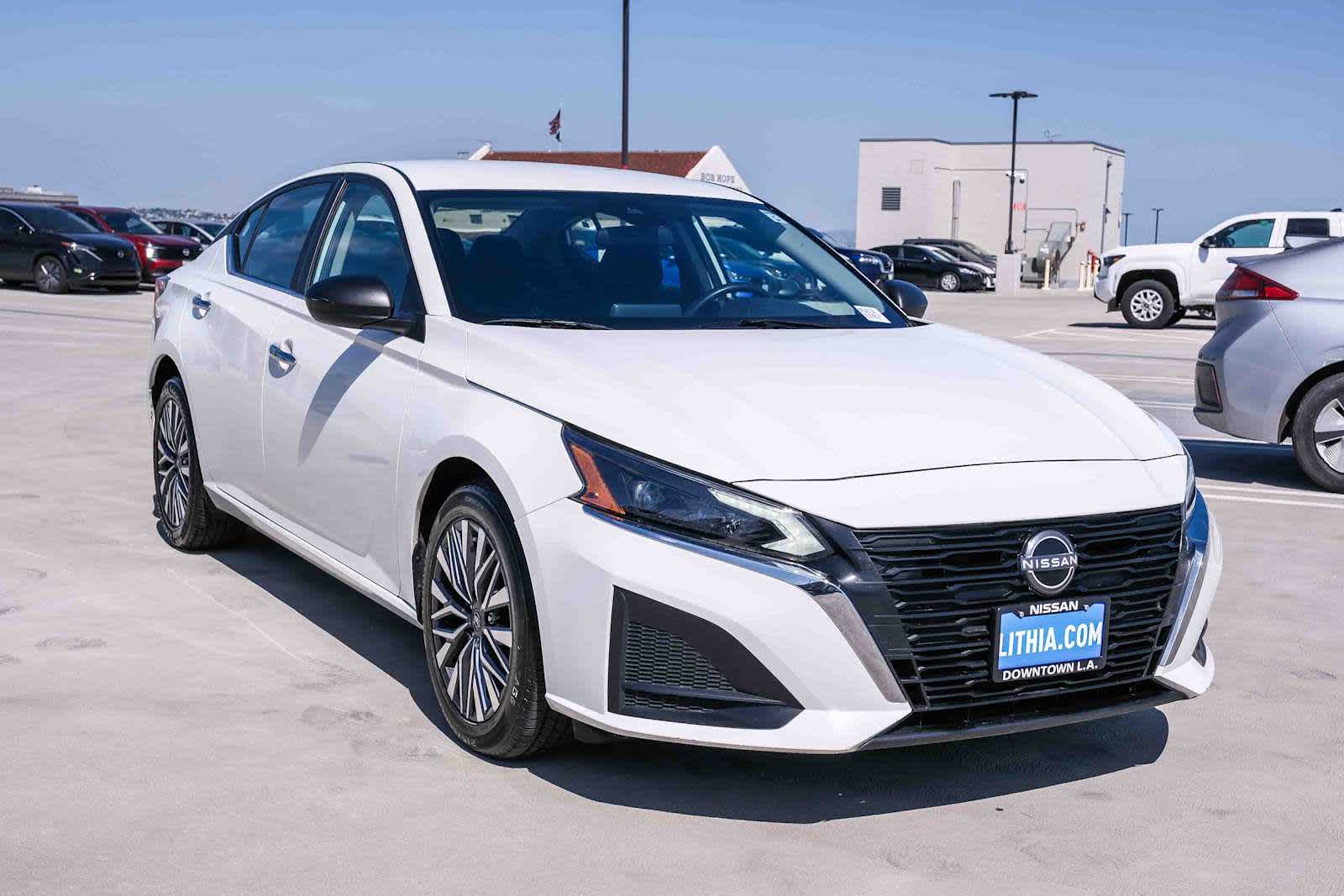 Thumbnail: 2025 Nissan Altima - 3