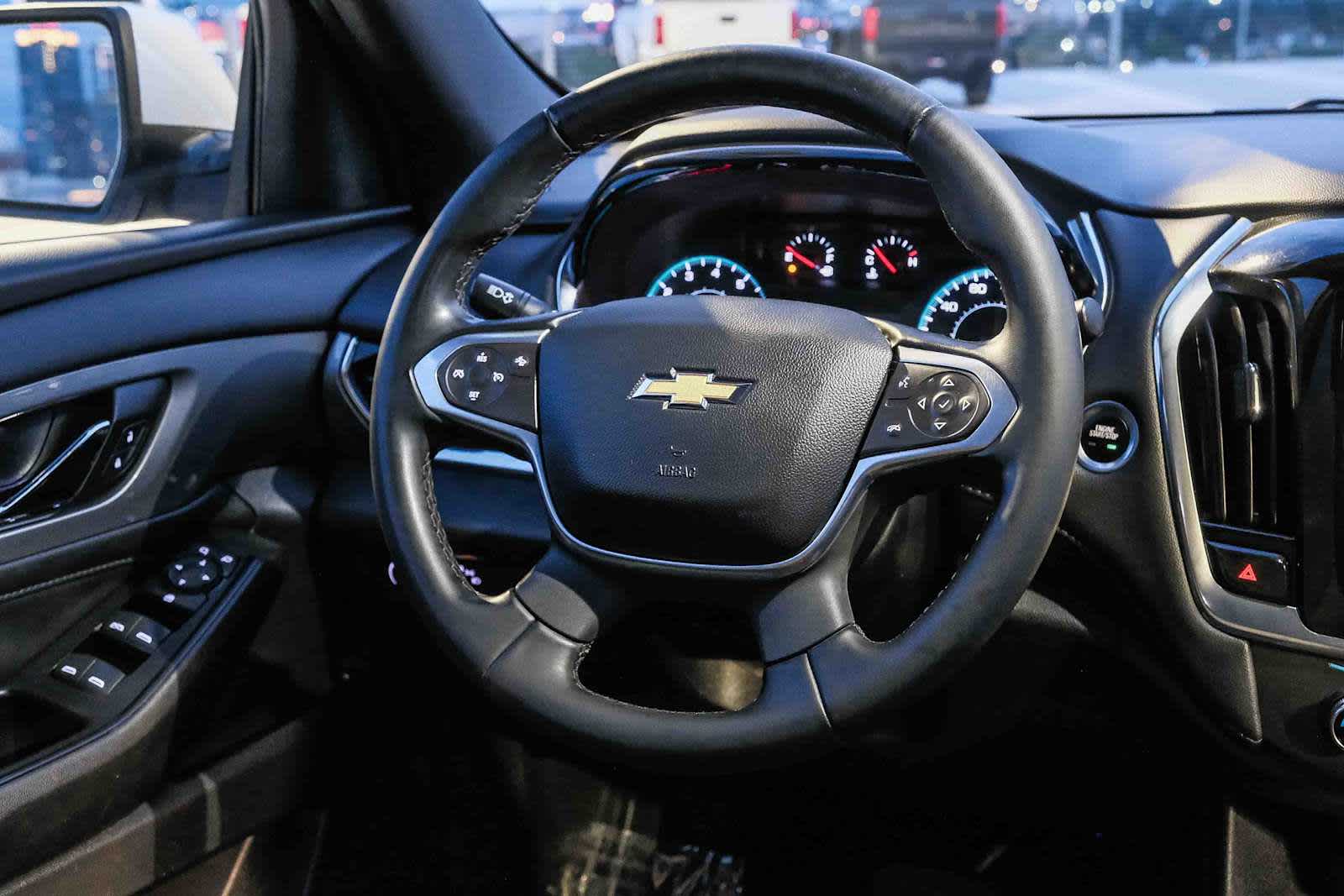 Thumbnail: 2023 Chevrolet Traverse - 17