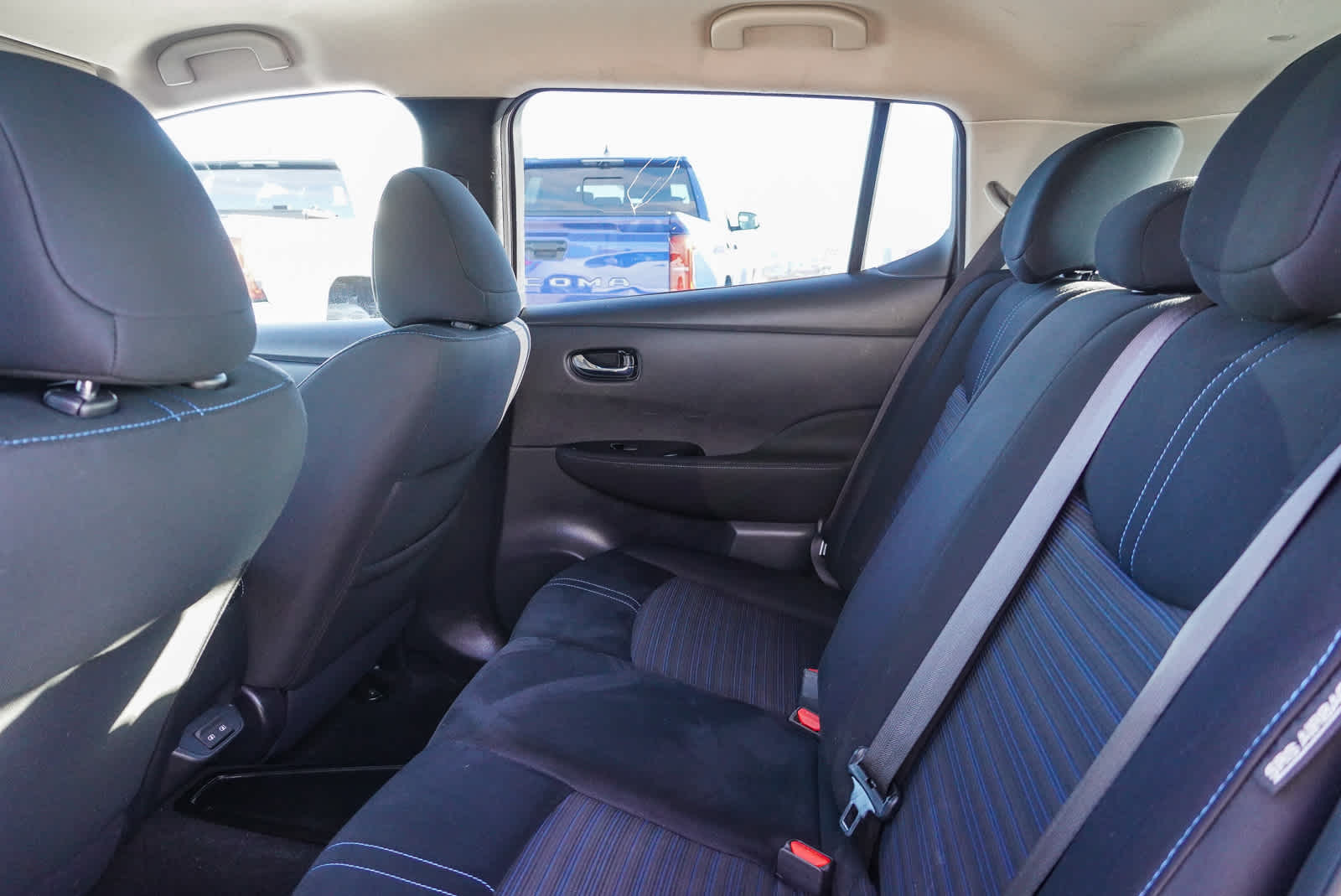 Thumbnail: 2020 Nissan Leaf - 17