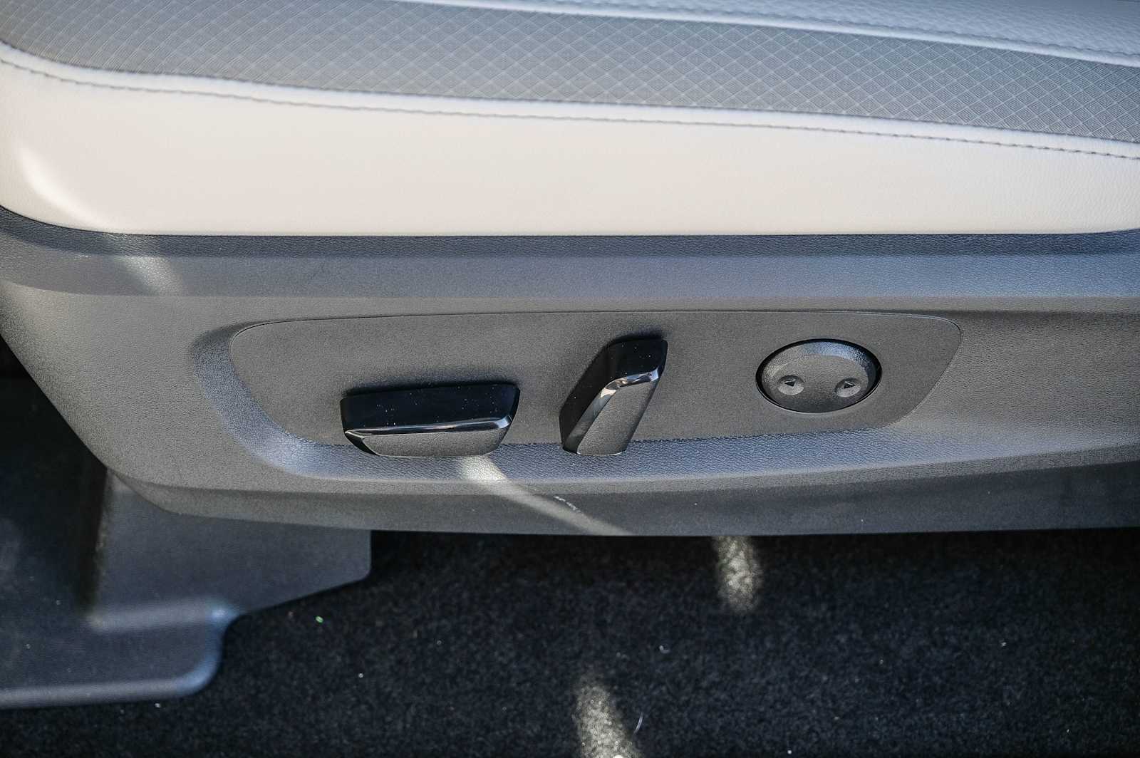 Thumbnail: 2025 Nissan Pathfinder - 23