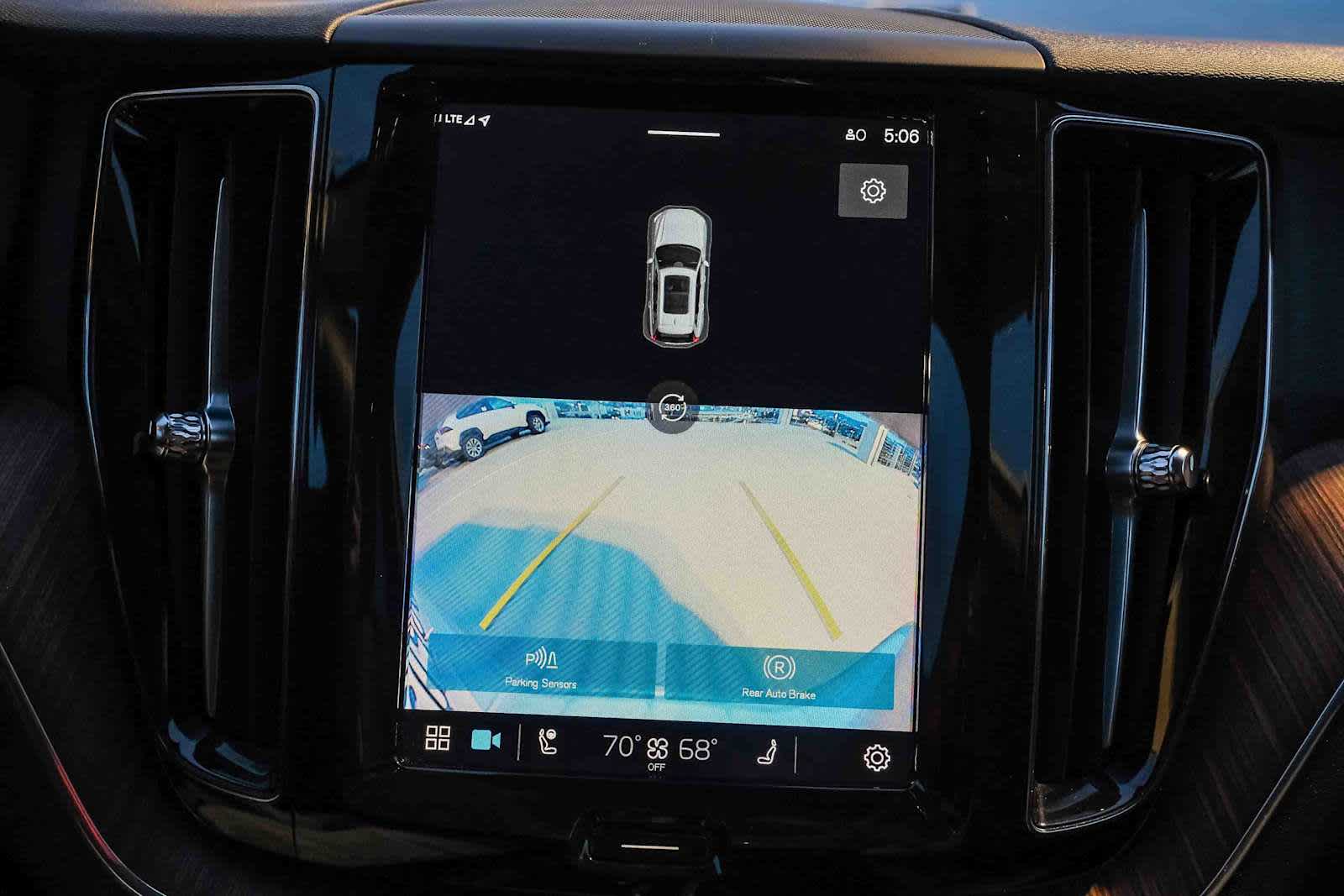 Thumbnail: 2023 Volvo XC60 - 26