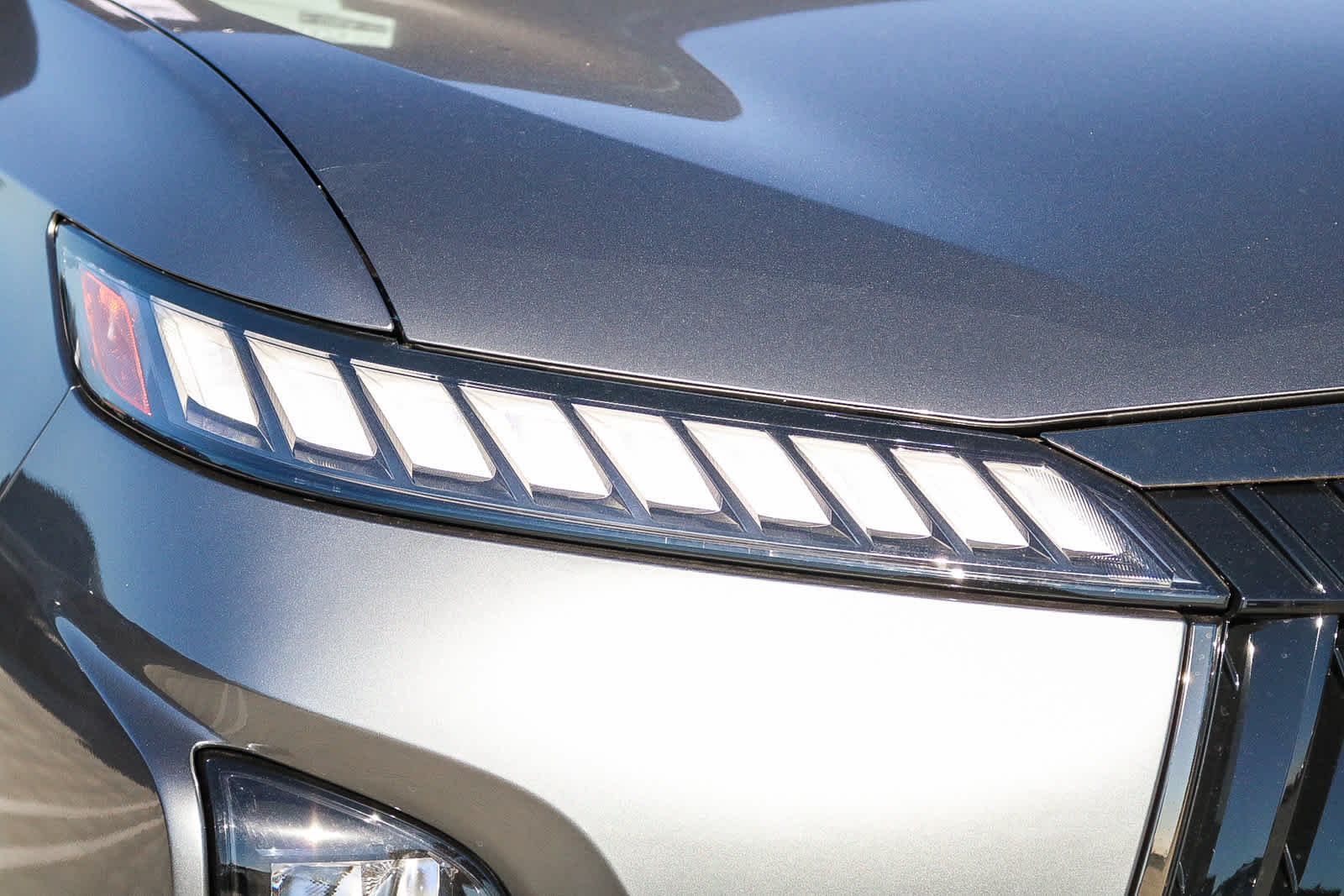 Thumbnail: 2026 INFINITI QX80 - 4