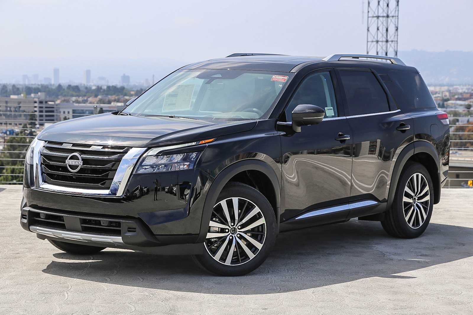2025 Nissan Pathfinder Platinum -
                  Los Angeles, CA