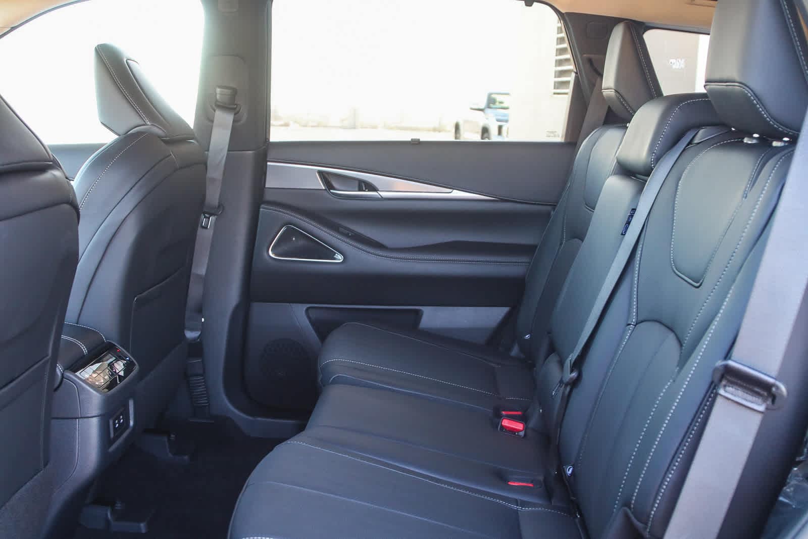 Thumbnail: 2026 INFINITI QX60 - 21