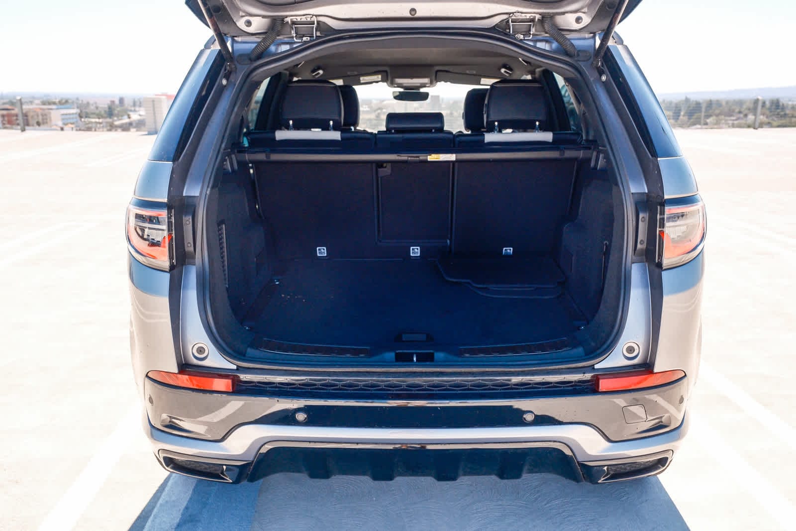 Thumbnail: 2021 Land Rover Discovery Sport - 26