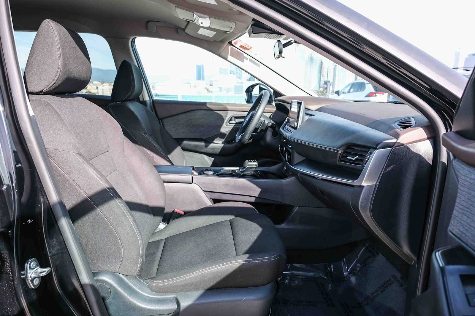 Thumbnail: 2023 Nissan Rogue - 18