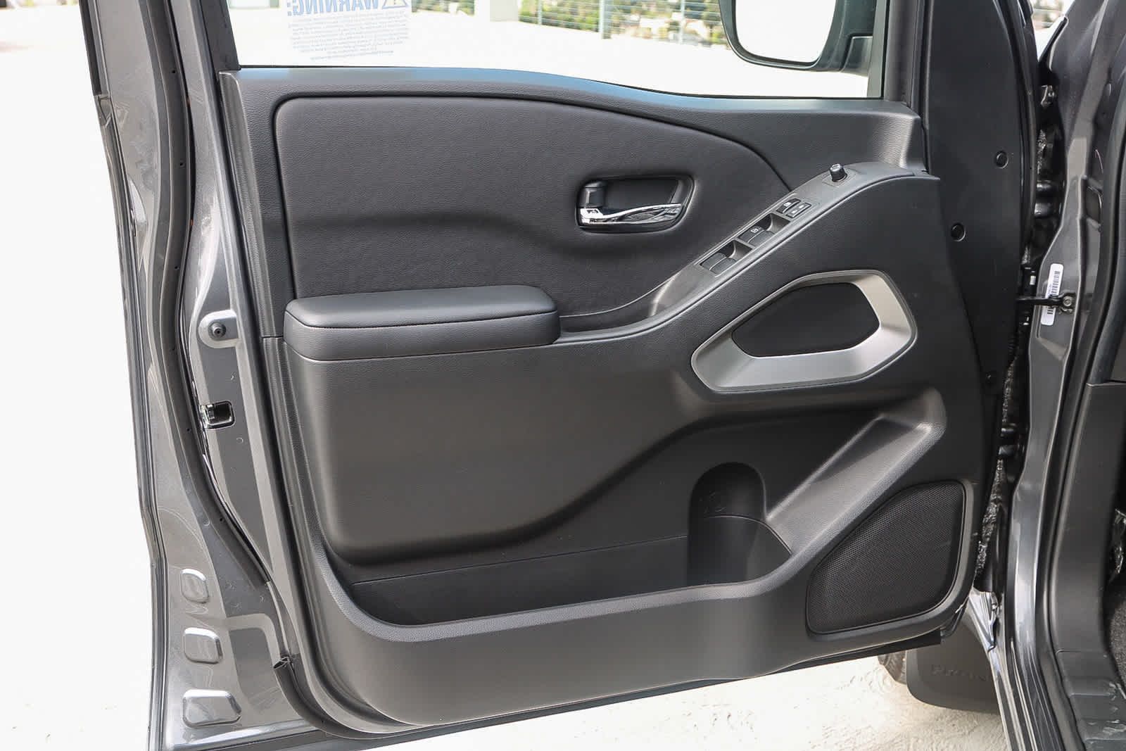 Thumbnail: 2025 Nissan Frontier - 23