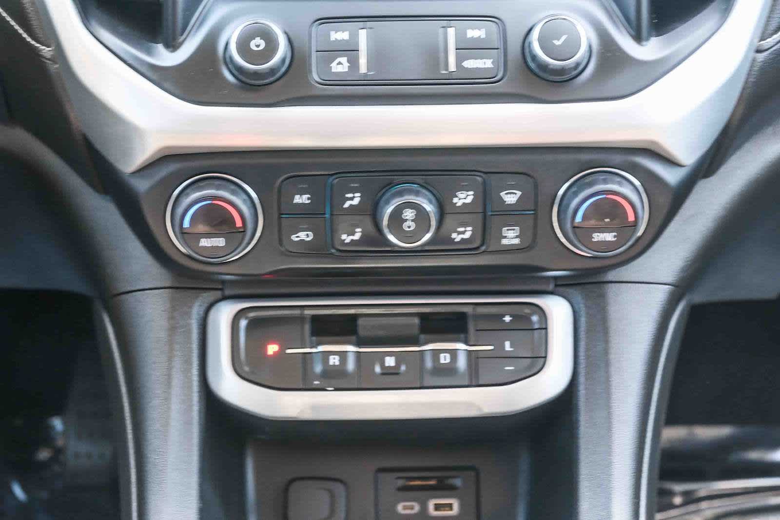 Thumbnail: 2023 GMC Acadia - 16