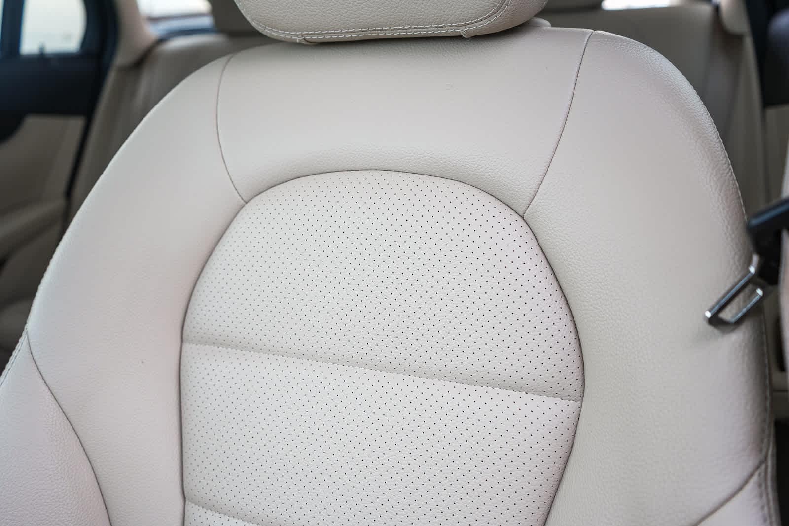 Thumbnail: 2019 Mercedes-Benz GLC - 29