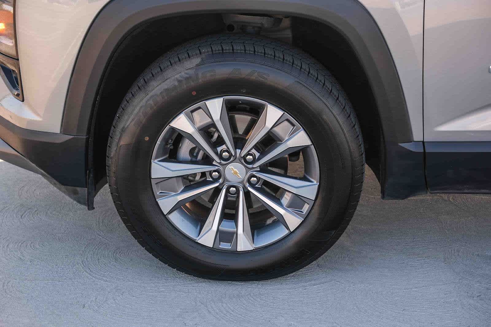 Thumbnail: 2025 Chevrolet Equinox - 9