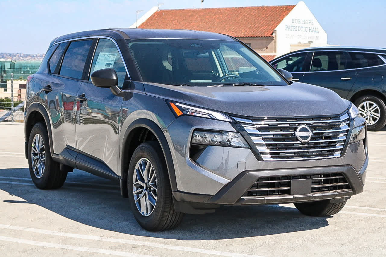 Thumbnail: 2026 Nissan Rogue - 3