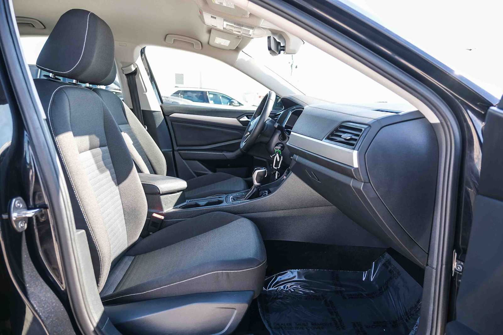 Thumbnail: 2024 Volkswagen Jetta - 18