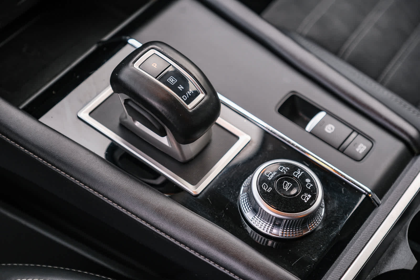 Thumbnail: 2024 Mitsubishi Outlander - 22