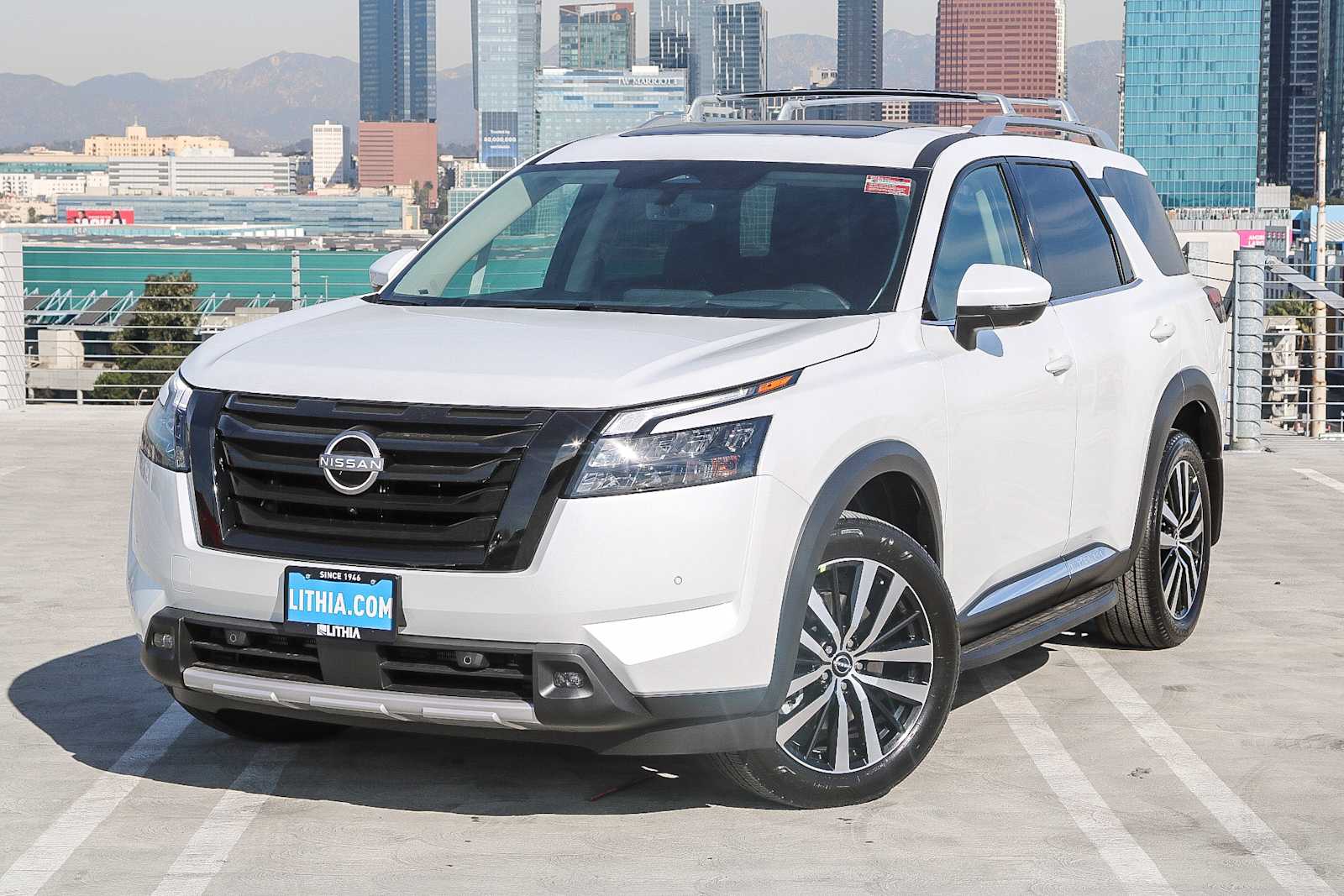 2025 Nissan Pathfinder Platinum -
                  Los Angeles, CA
