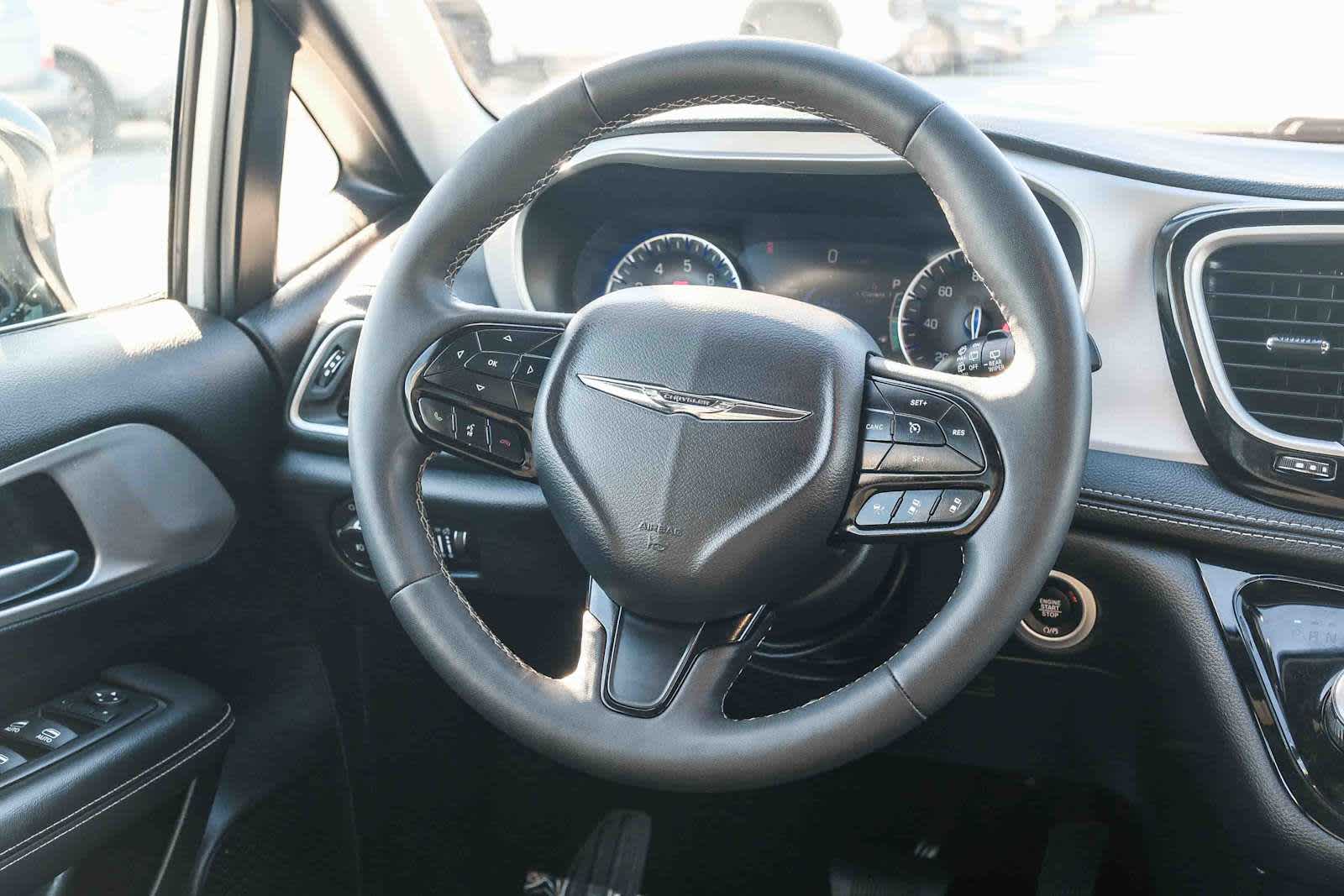 Thumbnail: 2024 Chrysler Pacifica - 15