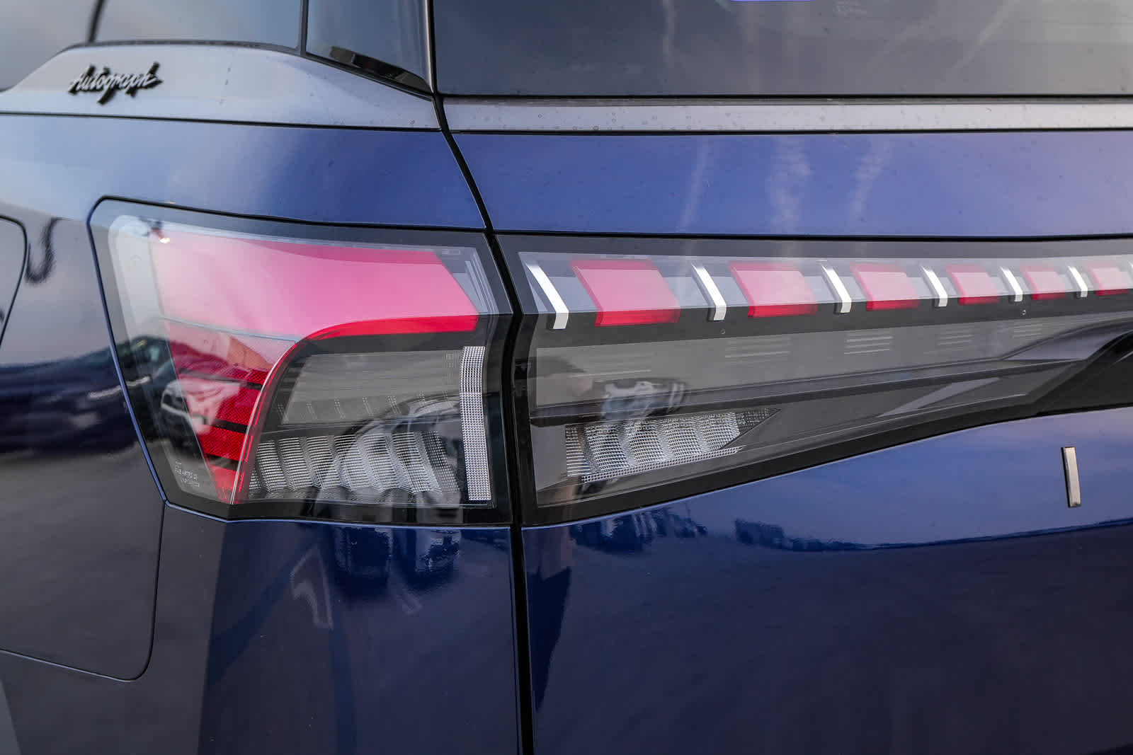 Thumbnail: 2026 INFINITI QX80 - 9