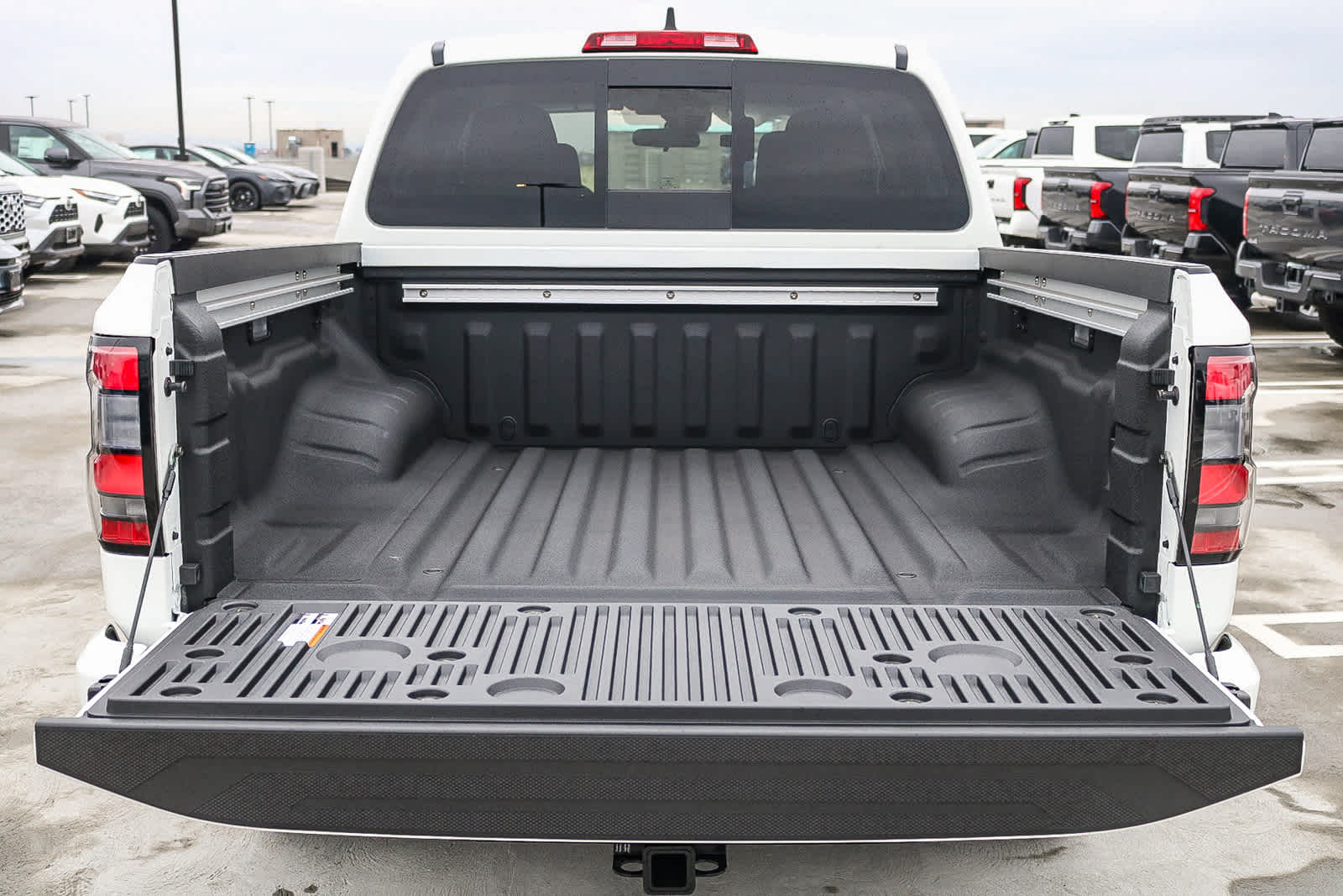 Thumbnail: 2026 Nissan Frontier - 12