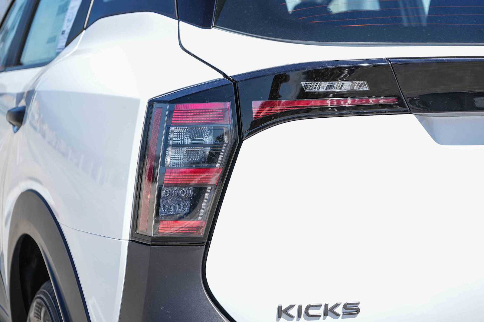 Thumbnail: 2026 Nissan Kicks - 8
