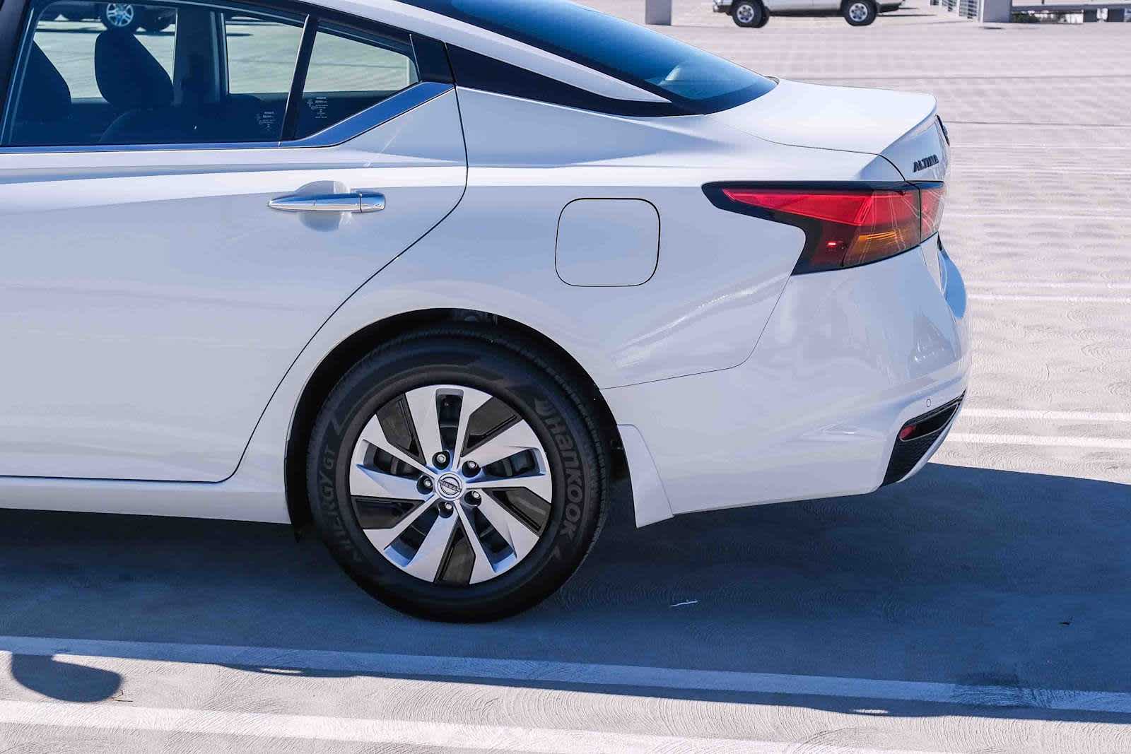 Thumbnail: 2025 Nissan Altima - 8