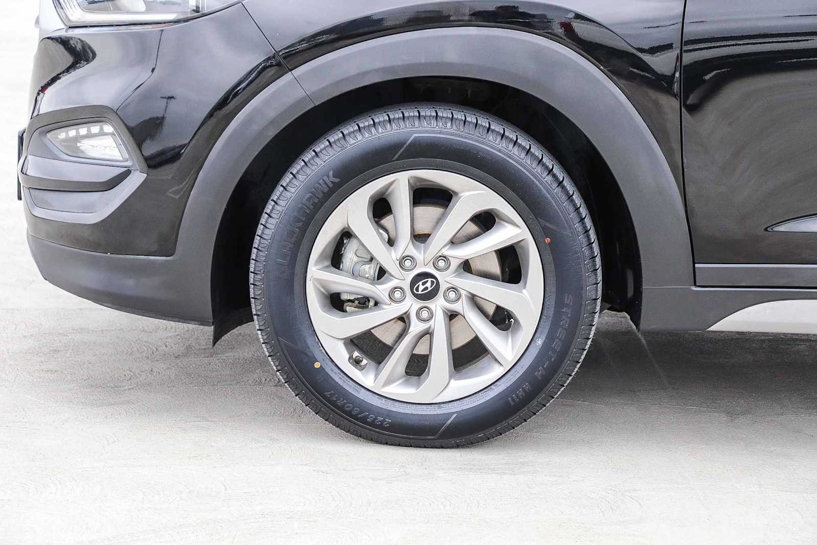 Thumbnail: 2017 Hyundai Tucson - 9