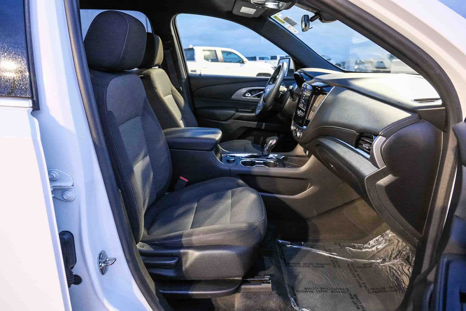 Thumbnail: 2023 Chevrolet Traverse - 18