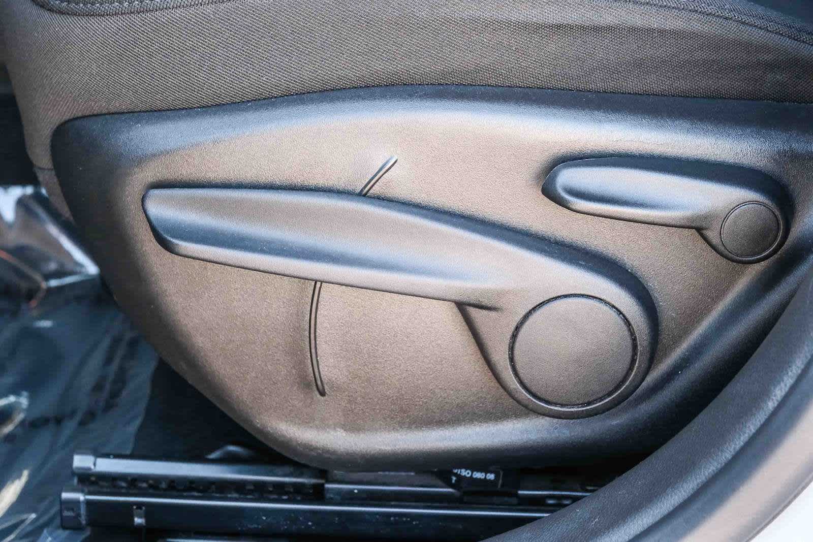 Thumbnail: 2023 Jeep Renegade - 23