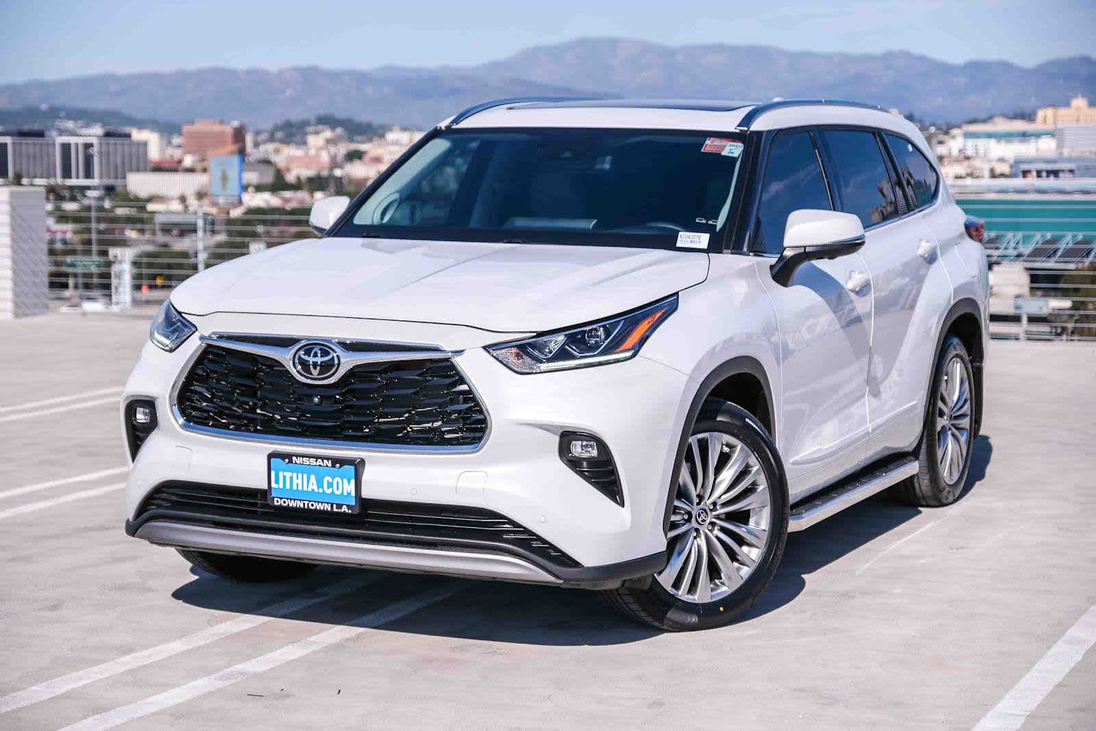 Thumbnail: 2023 Toyota Highlander - 1