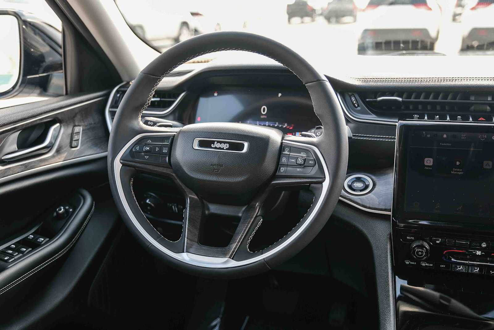 Thumbnail: 2023 Jeep Grand Cherokee - 17