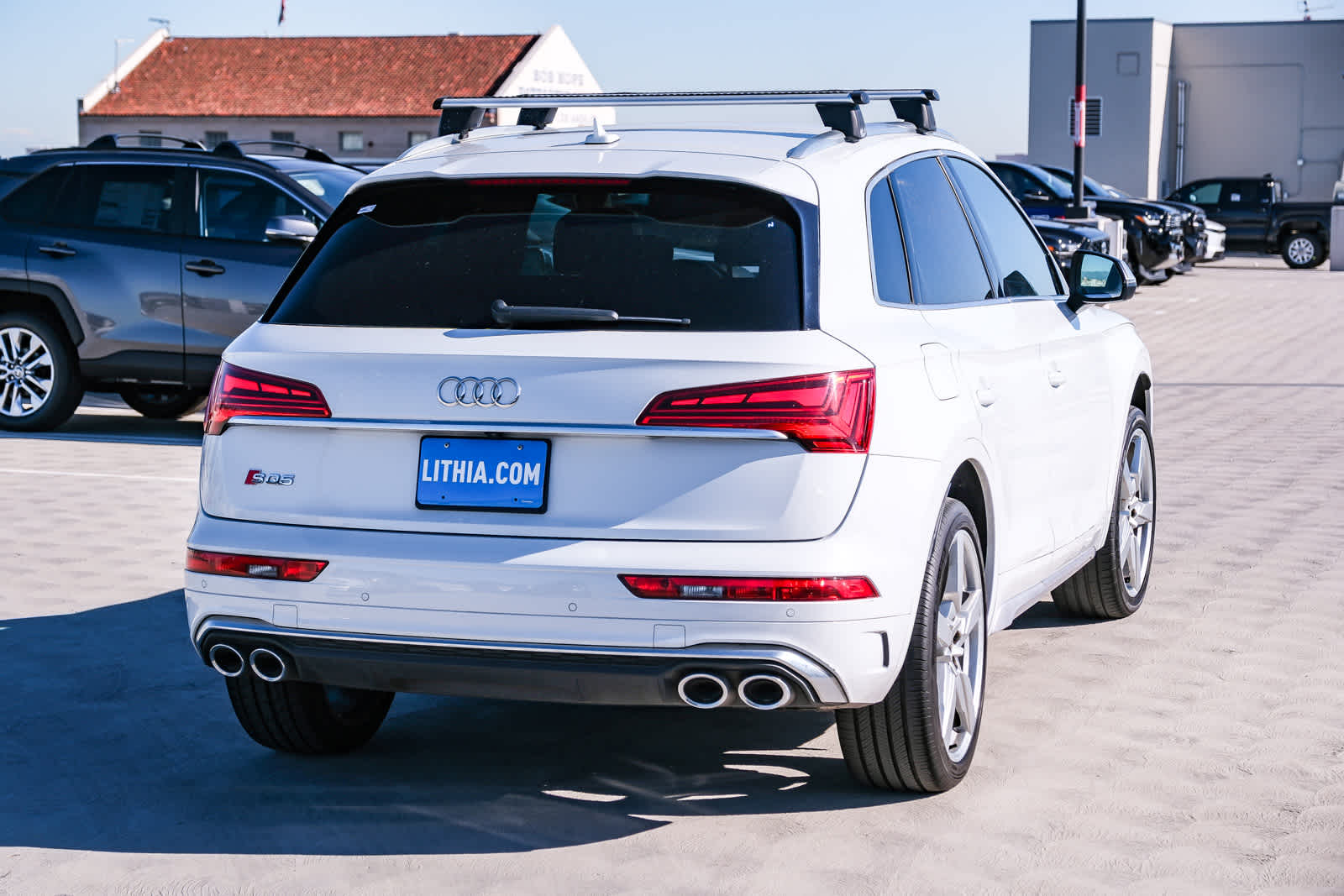 Thumbnail: 2022 Audi SQ5 - 4