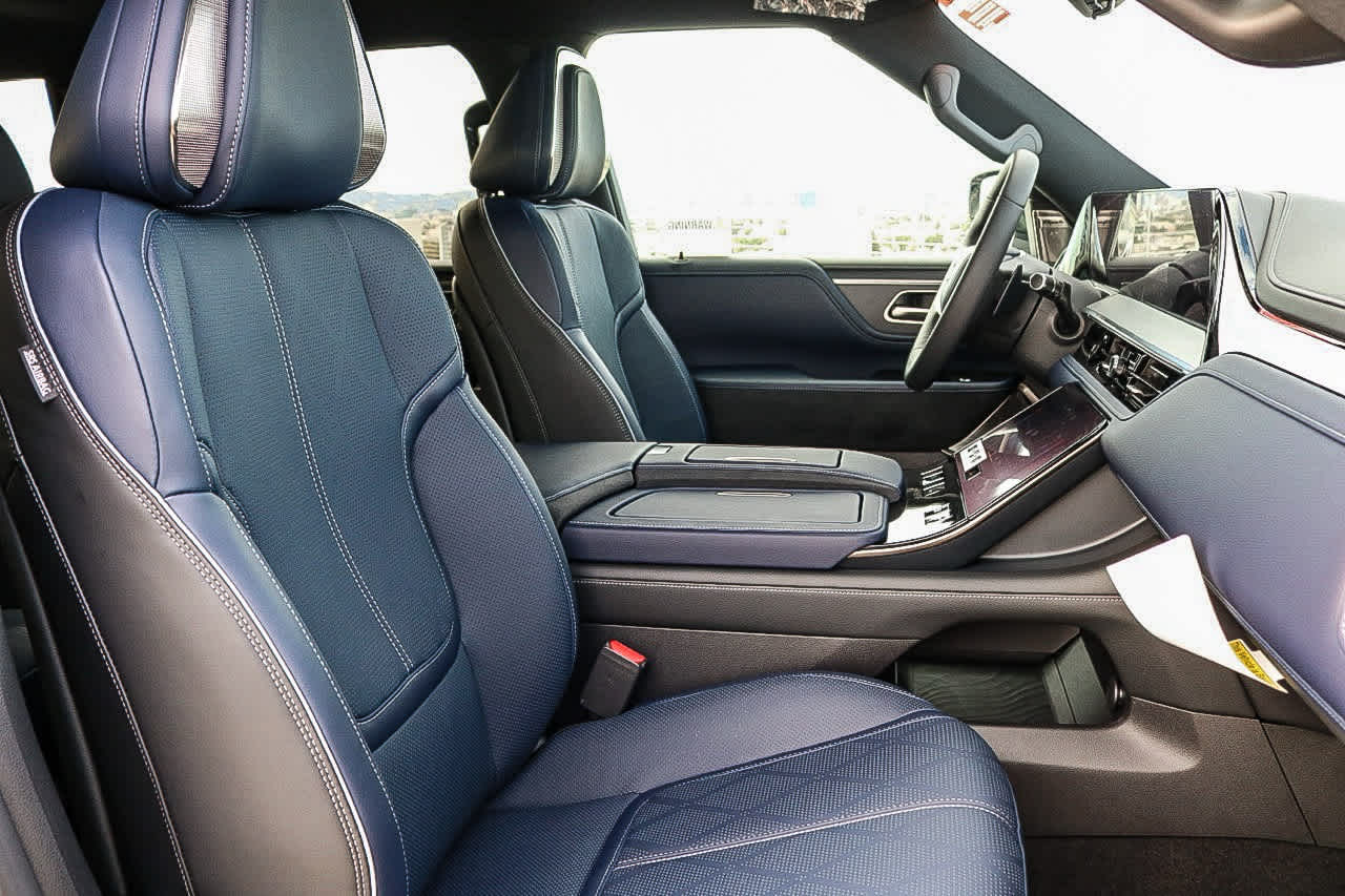 Thumbnail: 2026 INFINITI QX80 - 19