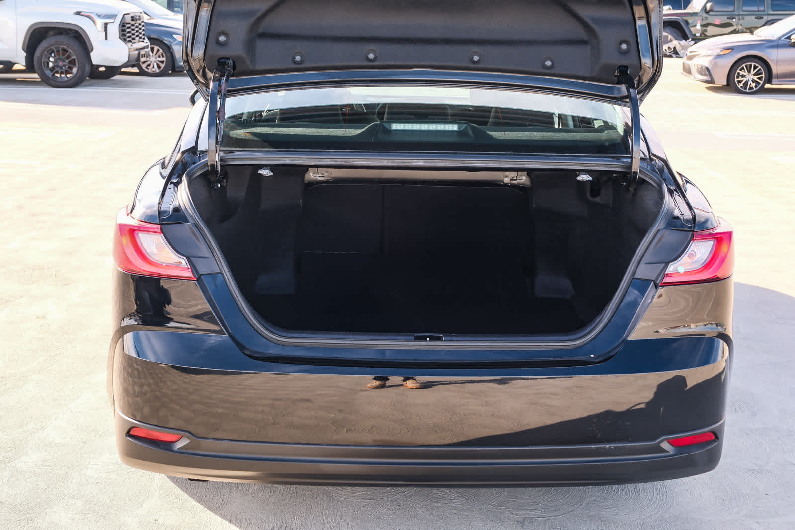 Thumbnail: 2025 Toyota Camry - 24