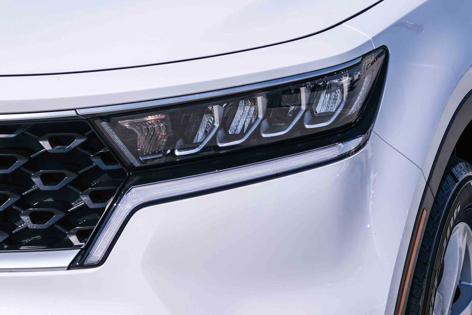 Thumbnail: 2023 Kia Sorento - 12