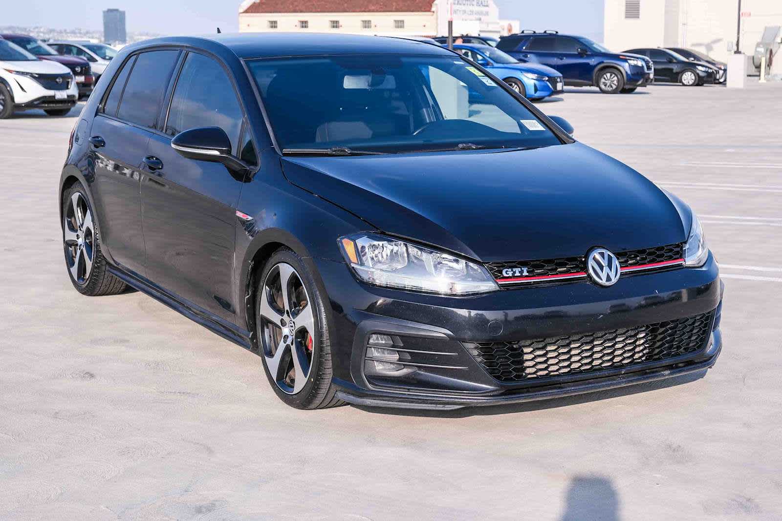 Thumbnail: 2018 Volkswagen Golf - 3