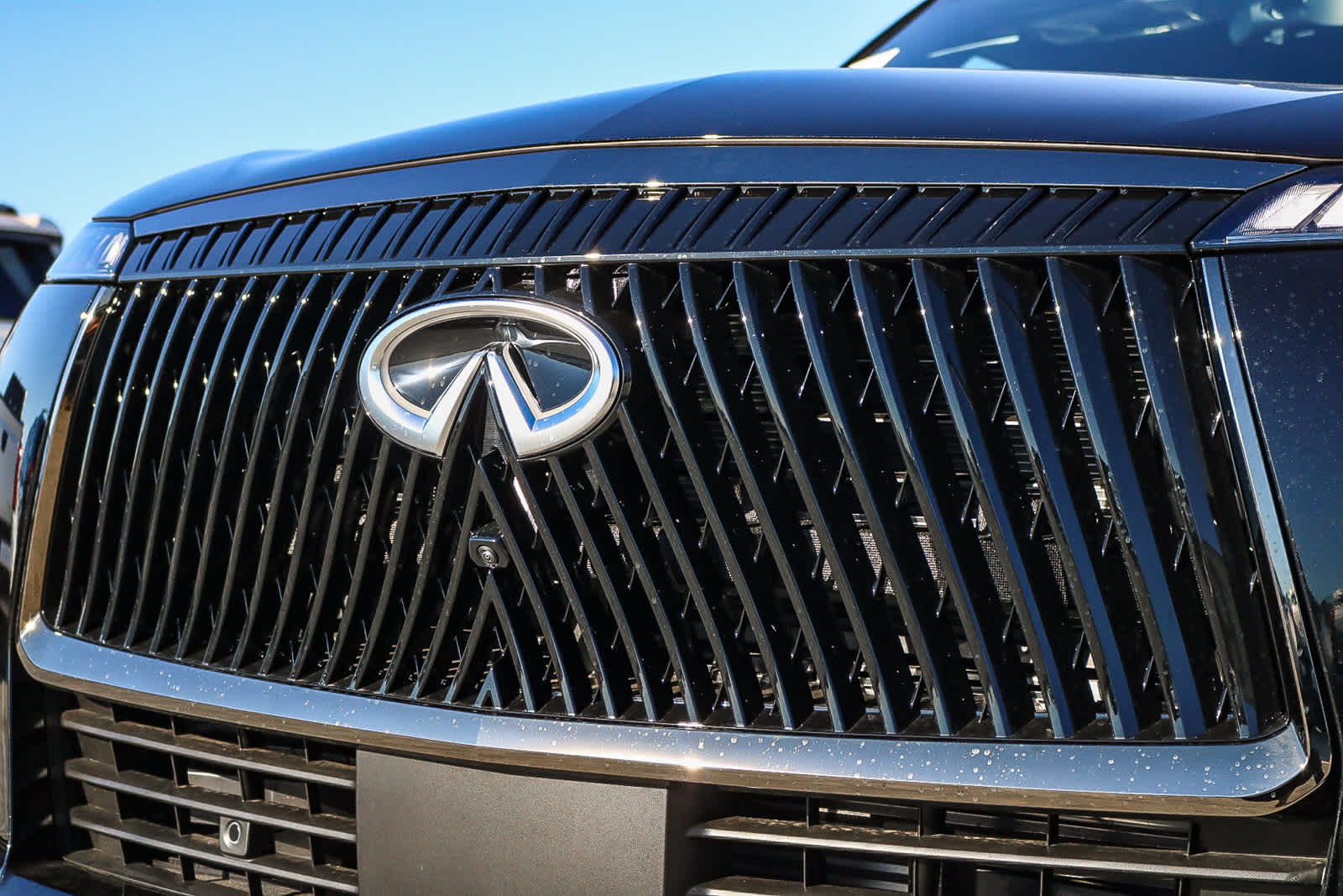 Thumbnail: 2026 INFINITI QX80 - 5
