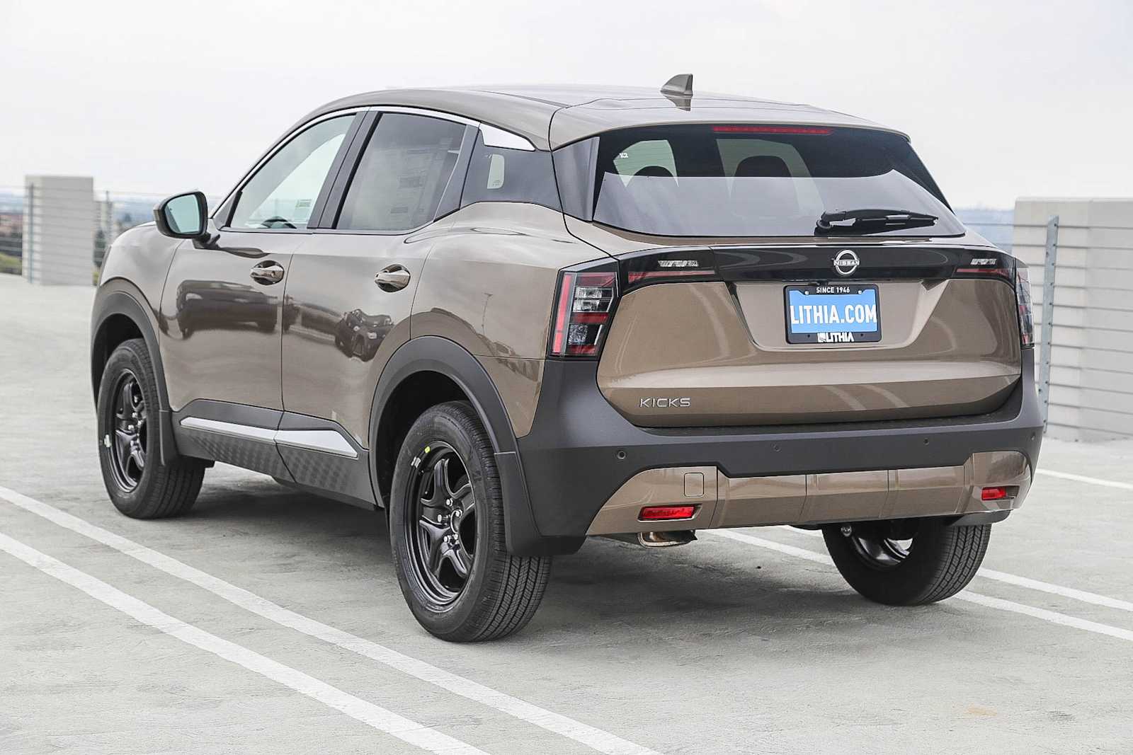 Thumbnail: 2025 Nissan Kicks - 4